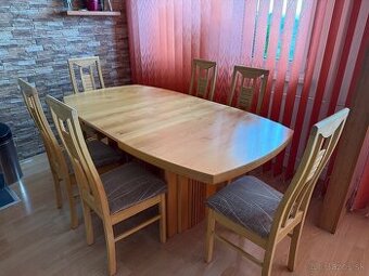 Rozkladaci jedalensky stol so stolickami