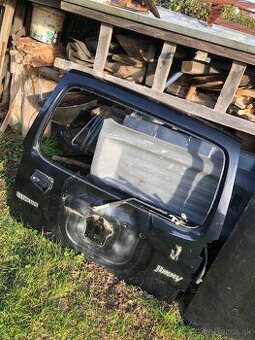 Kufrove dvere jimny