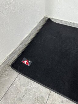 Koberec pod motorku ACI