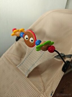 Babybjörn lehátko s originál hračkou