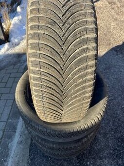 215/55R17 Kleber