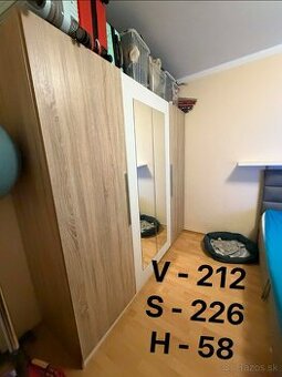 Šatníková skriňa