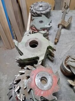 Fréza nástroj a hriadele.