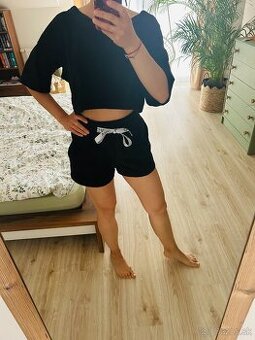 KRÁSNY VELÚROVÝ KOMPLET poľskej značky OLA VOGA