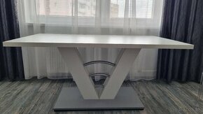 Jedálenský stôl 160x90cm
