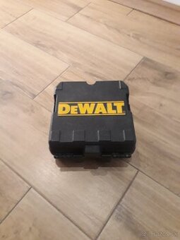 DeWALT liniovy laser