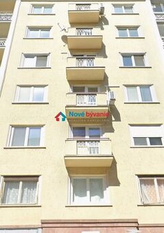 STARE MESTO 3 izb. byt s balkónom - drevené stromčekove park
