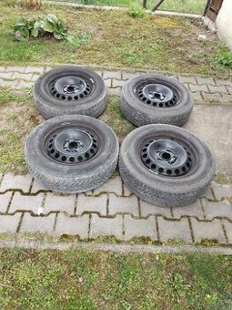pneumatiky 195/65 r15 Octavia 2 disky plechove