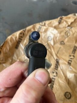 Predám zánovný vstrekovač 9802448680