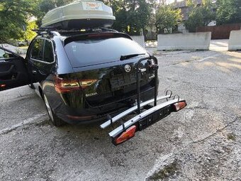 Nosič na bicykle na ťažné zariadenie