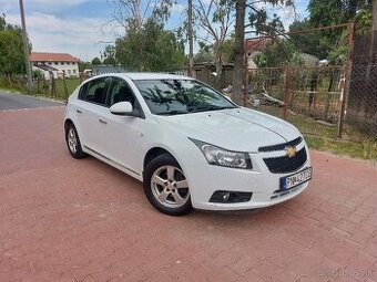 Predám Chevrolet Cruze r.v. 2011, 1.6i, 91kW, 115 xxx km