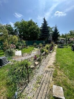 Predaj chaty so záhradou v Šintave – 450 m² oddychu a pohody
