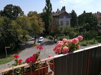 Na predaj - 2i byt, ul.Kadnárova, Bratislava III TOP
