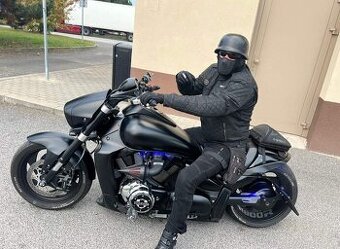 Suzuki VZR1800 intruder