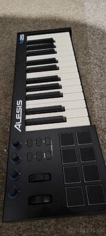 Alesis MIDI klavesy