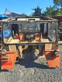 Zetor uřI ram kabiny s blatniky