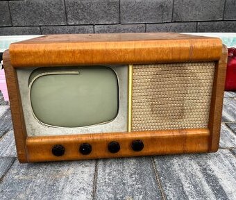 Starožitný televízor