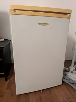 Darujem staršiu chladničku