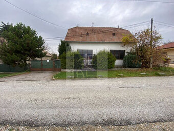 NA PREDAJ 3 IZBOVÝ RODINNÝ DOM NITRA - CHRENOVÁ
