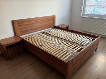 Manželská drevená posteľ z masívu 180x200