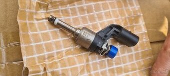 Predám originál používané vstrekovače sada 3,6 VR6 FSI - 1