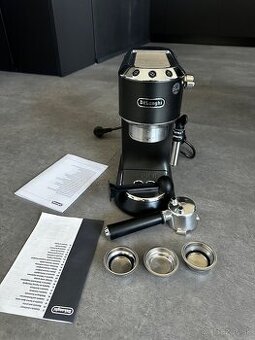 Pákový kávovar De’Longhi Dedica Style – výborný stav - 1