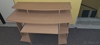 Počítačoví stolík