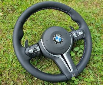 Volant BMW koženy s trikolorou a airbagom