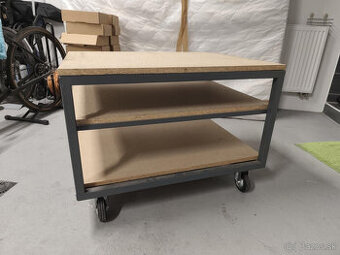 Pojazdny vozik do dielne