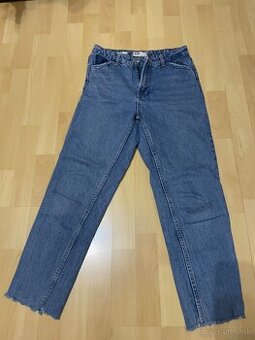 Predám džínsy- rifle Bershka veľ . 34