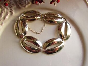 Ponúkam krásny starý hrubý dámsky strieborný náramok, značen