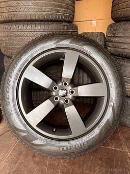 ORIGINÁL LAND ROVER DEFENDER R20 255/60/20 PIRELLI SCORPION