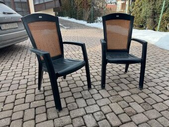 Predám záhradné stoličky