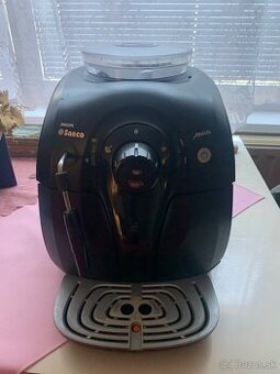 Domaci plnoautomaticky kavovar Saeco XSmall