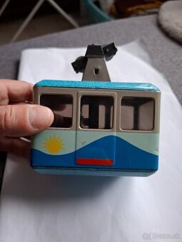 Stará hračka - lanovka