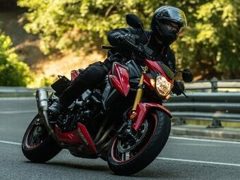 Suzuki GSX S 750