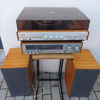 Vintage Hi-Fi systém Tesla NZC 140 s gramofónom a reprodukto