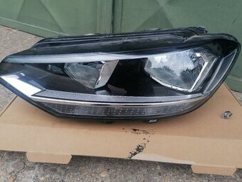 VOLKSWAGEN TOURAN 2020 LAVE SVETLO