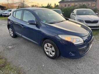 Renault megane III r.2010 1.6i 5dv. hatchback MODRA FARBA