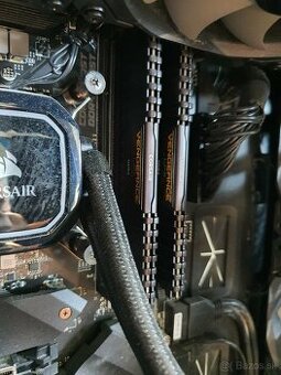 Corsair 2x8GB DDR4 3200 MHz CL16 Vengeance LPX