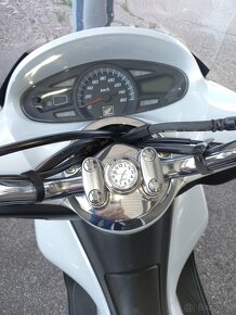 Predam skuter Honda pcx 150