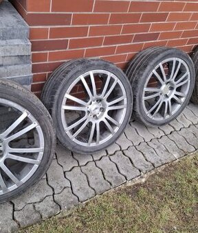 225/40 R 18