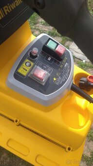 Štiepkovač drvič konárov RIWALL PRO RES 3044 B