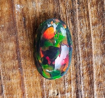 13x9mm drahý čierny opál, brilantne jasná hra farieb,Etiópia
