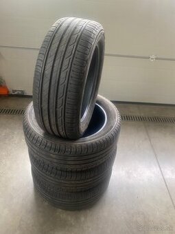 Predam letne pneu 215/55R17