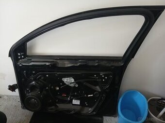 Passat B6 Spolujazcové predné dvere na Opravu