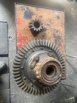 Zetor diferenciál ,satelitný kôš 6911,6711,5711 ine