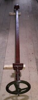 zelezny stahovak capov