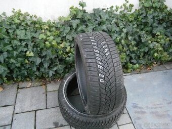 Predám 2x zimné pneu Goodyear 215/40 R18 89VXL