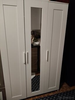 Trojdverová skriňa